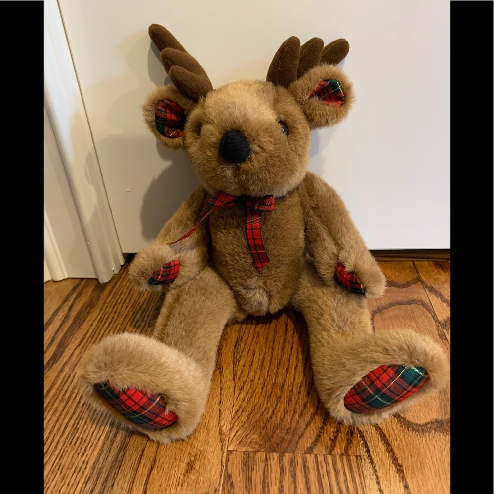 GAC Reindeer With Plaid Paws,Ears, and Bow
